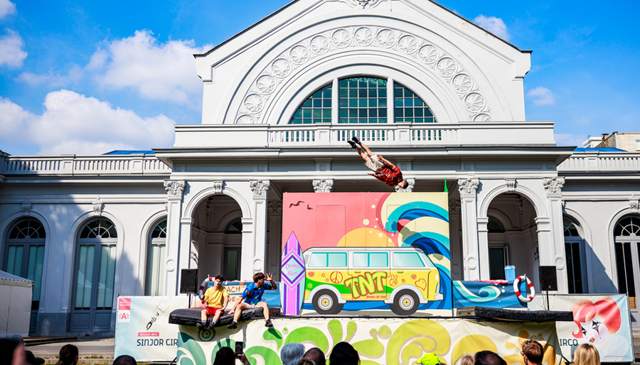 Voorstelling Beach van TNT Shows Voorstelling Beach van TNT Shows